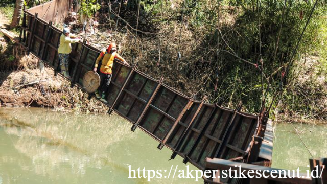 Jembatan Putus Pelajar di Sukabumi